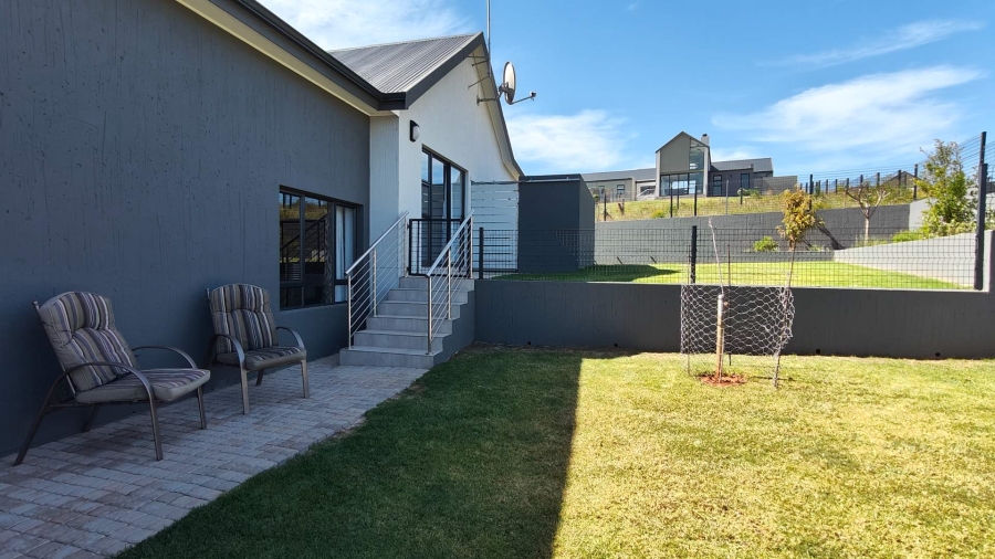 4 Bedroom Property for Sale in Outeniquasbosch Western Cape